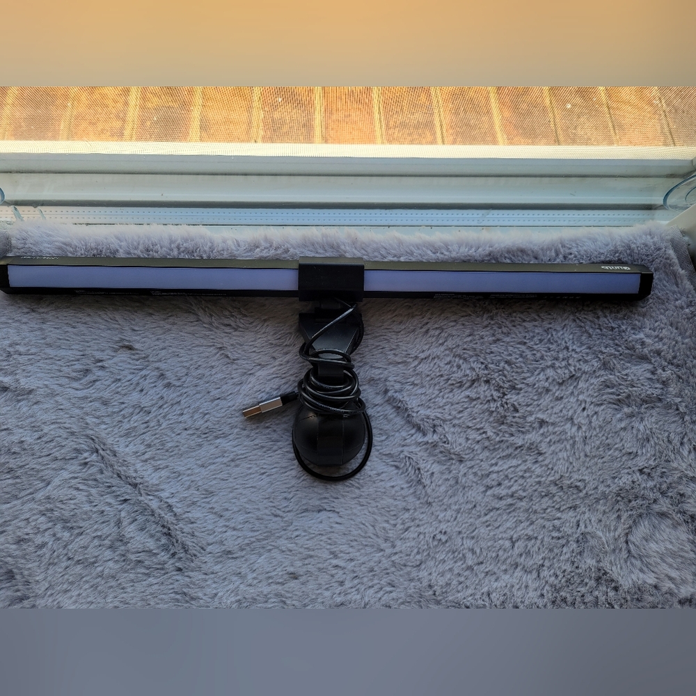 Quntis LED Monitor Light - Picture 2 of 3